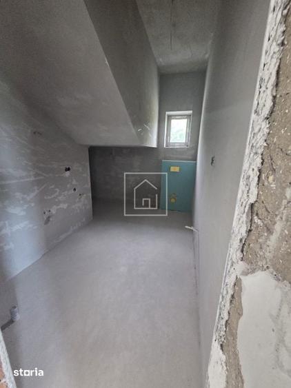 Casă cu 5 camere cu Teren 250 Mp în Axente Sever