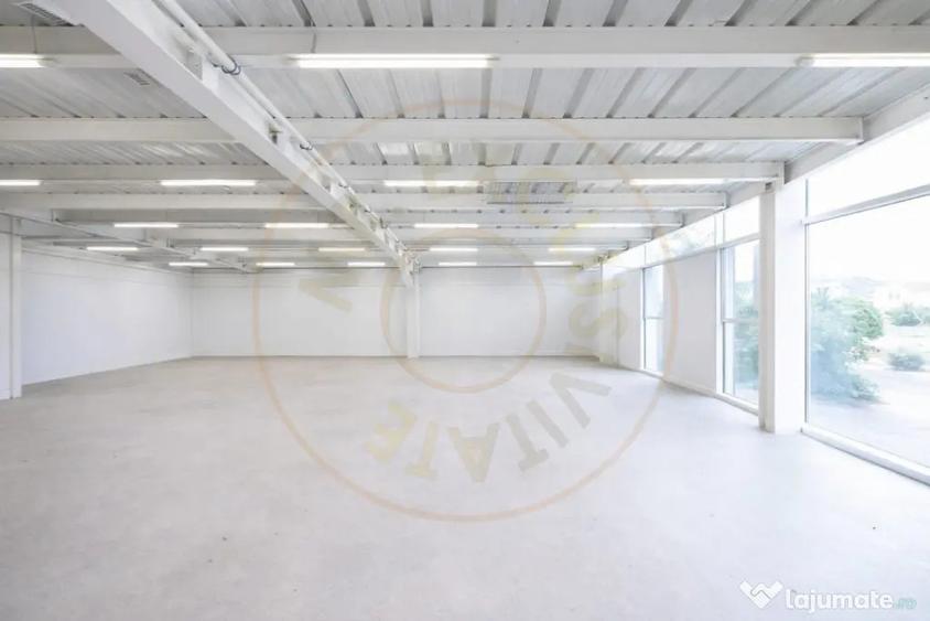 Spațiu comercial, de 598 mp, în Central
