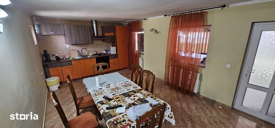 Casă cu 3 camere cu Teren 544 Mp în Central