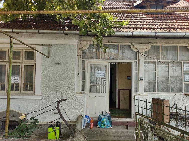 Casă cu 3 camere în Central
