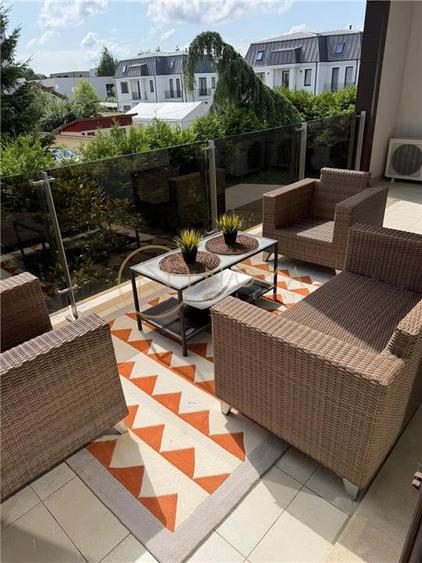 Apartament cu 3 camere decomandat, mobilat în Iancu Nicolae