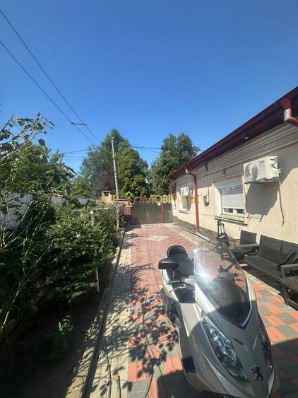 Casă individuală cu 4 camere cu Canalizare în Doamna Ghica