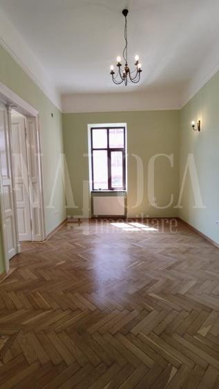 Apartament cu 3 camere semidecomandat în Central