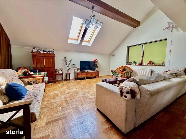 Casă cu 4 camere în Sânmartin