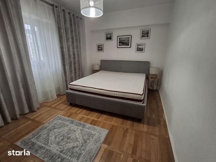 Apartament cu 3 camere decomandat, mobilat în Calea București