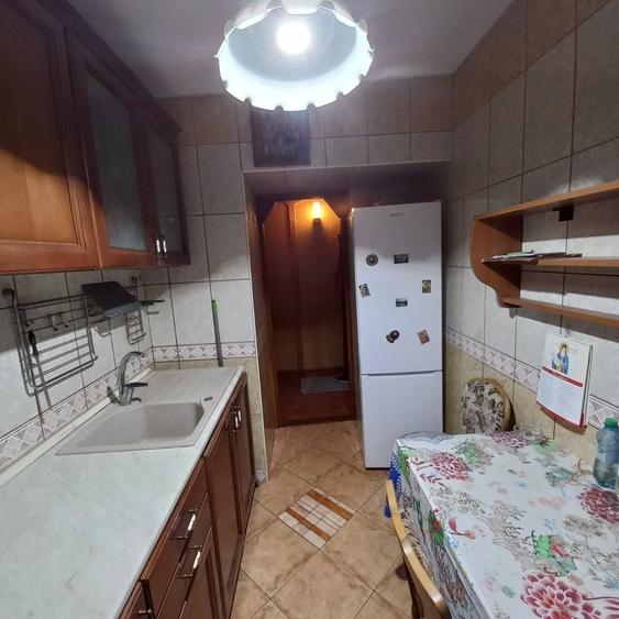 Apartament cu 2 camere semidecomandat în Mihai Bravu