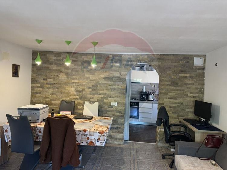 Casă individuală cu 4 camere cu Teren 195 Mp în Sălicea