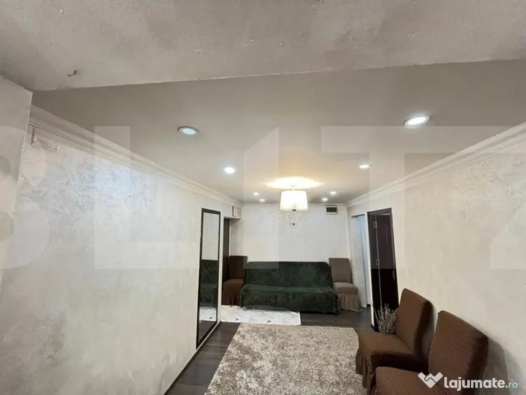 Apartament cu 3 camere decomandat în Central