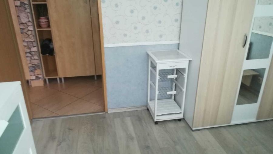 Apartament cu 4 camere decomandat în Drumul Taberei