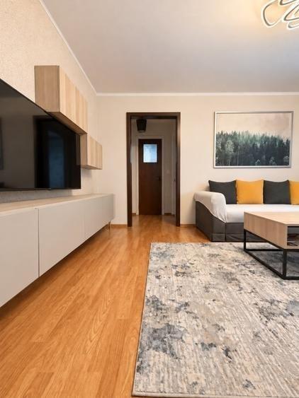 Apartament cu 3 camere semidecomandat, mobilat în Lujerului