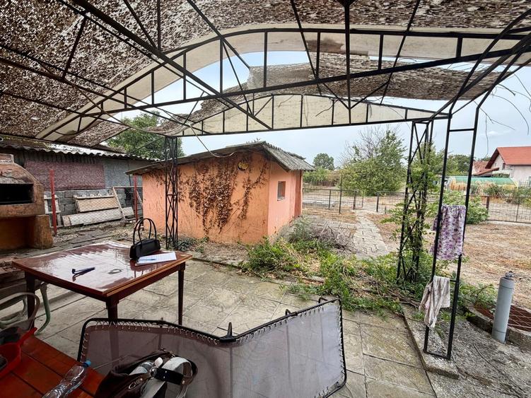 Casă individuală cu 4 camere cu Canalizare în Exterior Sud