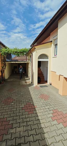 Casă cu 3 camere în Lupeni