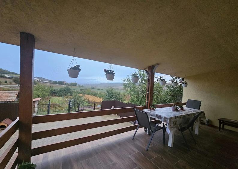 Casă cu Teren 1260 Mp în Central