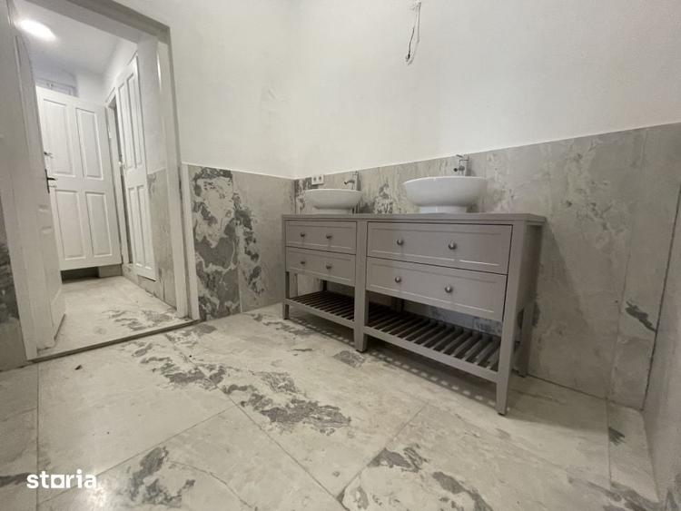 Apartament cu 3 camere în Tipografilor