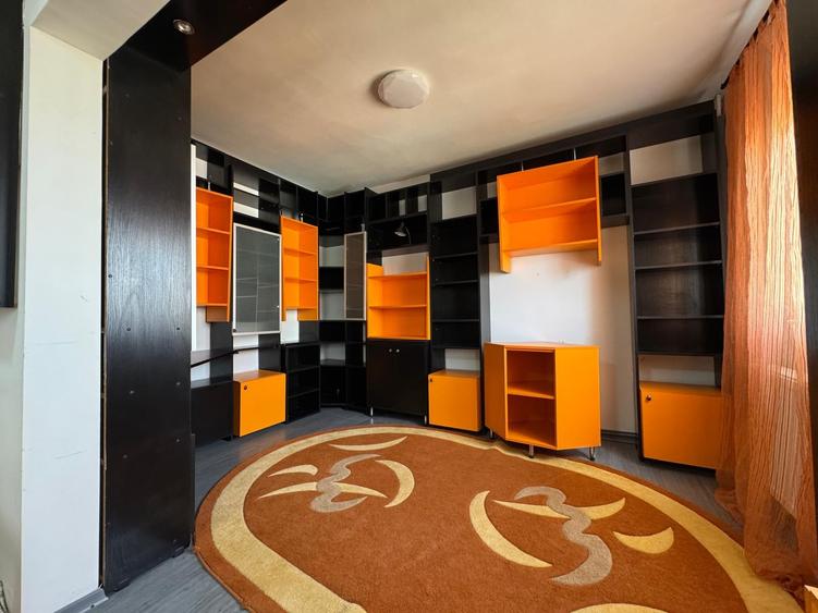 Apartament cu 2 camere semidecomandat în Podu Roș