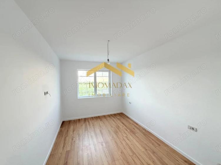 Casă cu 4 camere cu Teren 280 Mp în Remetea Mare