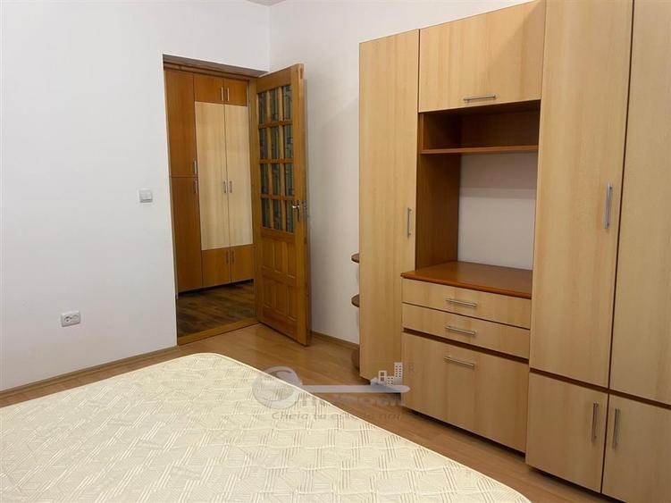 Apartament cu 3 camere decomandat în Nicolina
