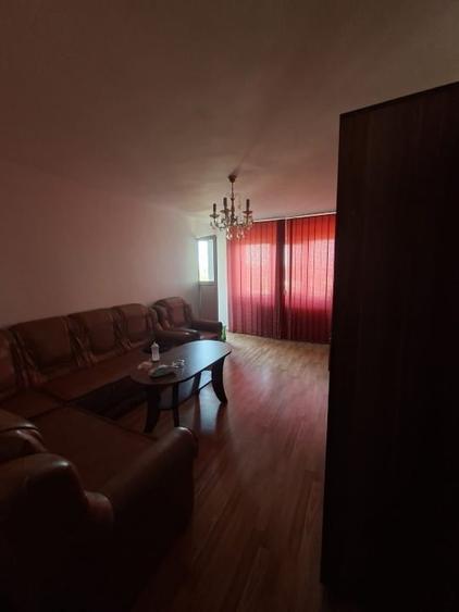 Apartament cu 4 camere decomandat, mobilat în Libertății