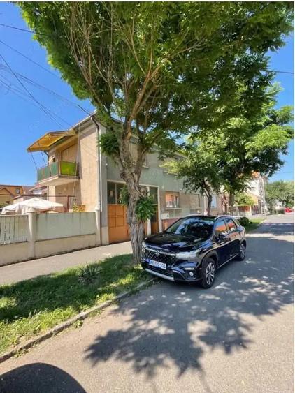 Casă cu 4 camere cu Teren 100 Mp în 14 Mai