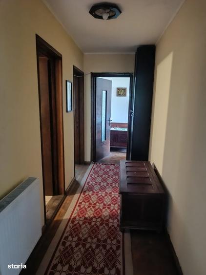 Casă cu 4 camere cu Teren 1584 Mp în Central