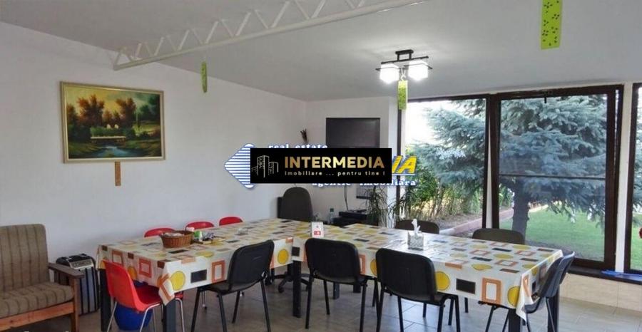 Casă individuală cu 7 camere cu Canalizare în Galtiu