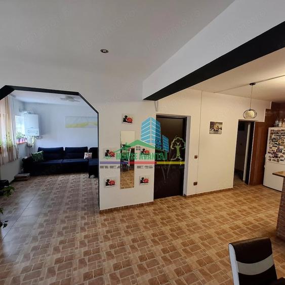Casă cu 5 camere cu Teren 157 Mp în Central