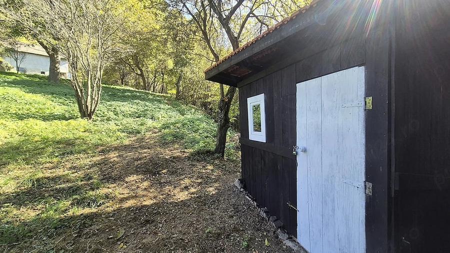 Teren de 1295 mp, în Schei