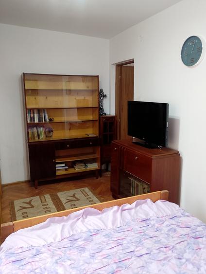 Apartament cu 2 camere semidecomandat în Girocului