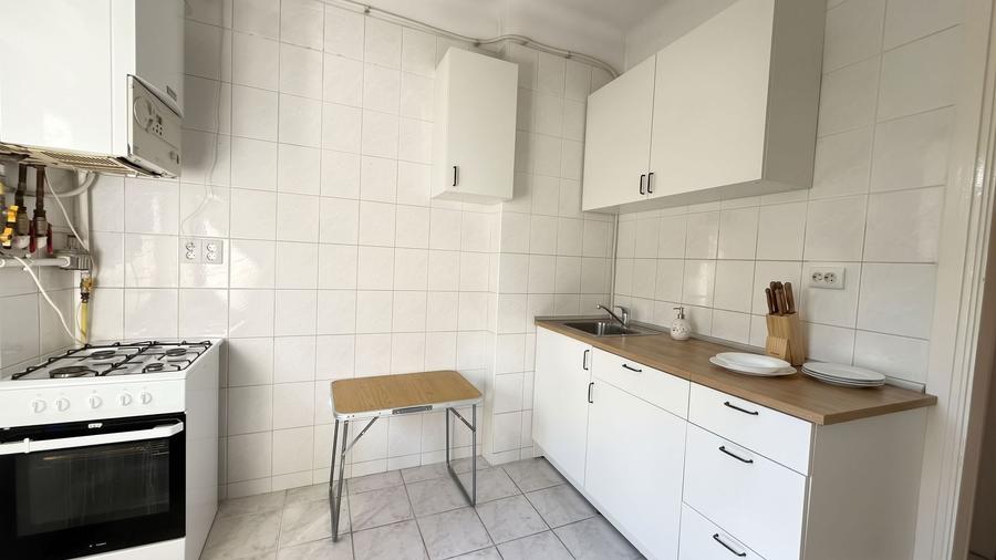 Apartament cu 3 camere decomandat, mobilat în Eminescu