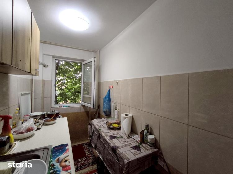 Apartament cu 2 camere decomandat în Tei