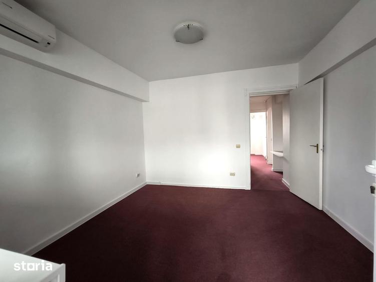 Apartament cu 4 camere în Decebal