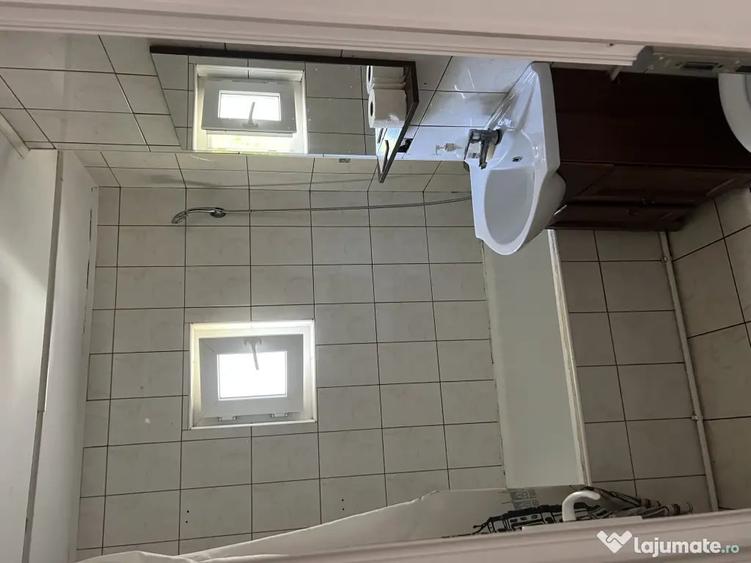 Apartament cu 3 camere decomandat în Canta