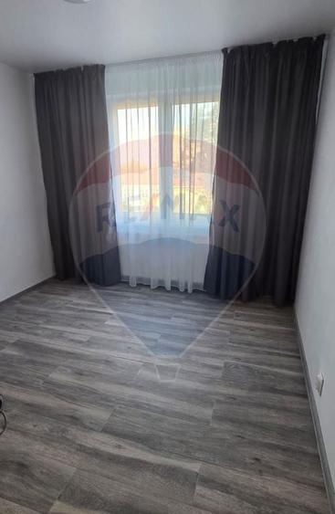 Apartament cu 3 camere decomandat în Gorjului
