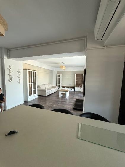 Apartament cu 3 camere decomandat, mobilat în Stadion
