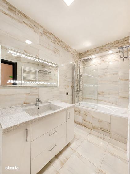 Apartament cu 3 camere decomandat în Tractorul