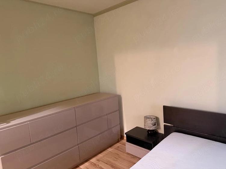 Apartament cu 3 camere decomandat în Girocului