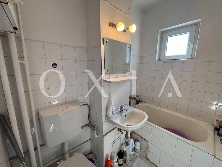 Apartament cu 3 camere semidecomandat în Gheorghe Lazăr