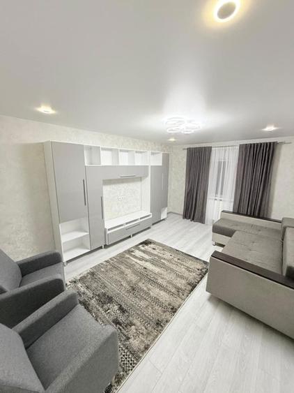 Apartament cu 2 camere decomandat în Piața Centrală