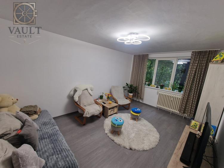 Apartament cu 3 camere decomandat, mobilat în Drumul Taberei