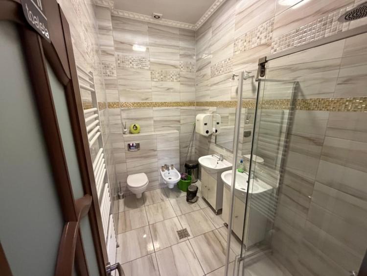 Spațiu comercial, de 170 mp, în Central