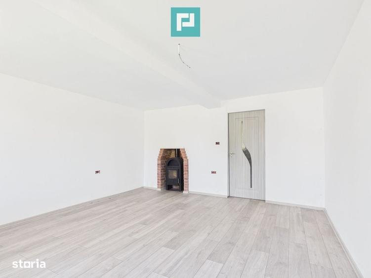 Casă cu 3 camere în Peregu Mic