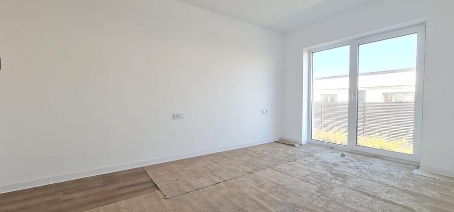Casă cu 4 camere cu Teren 500 Mp în Tărlungeni