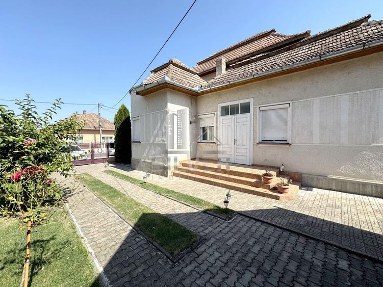 Casă individuală cu 4 camere cu Canalizare în Ultracentral