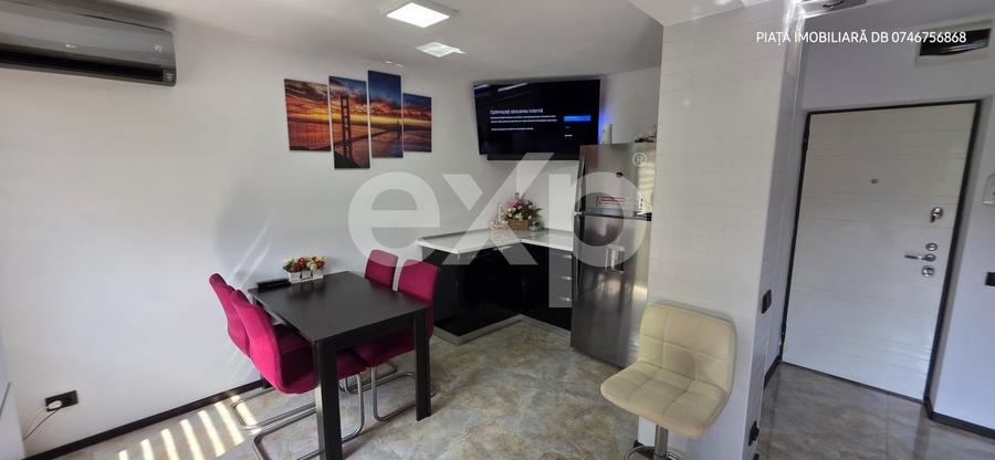 Apartament cu 3 camere semidecomandat, mobilat în Micro 9