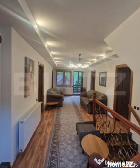 Casă cu 12 camere cu Teren 4780 Mp în Moieciu