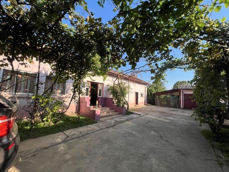 Casă cu 4 camere în Lungulețu