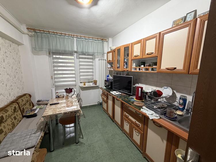 Apartament cu 2 camere decomandat în Pelican