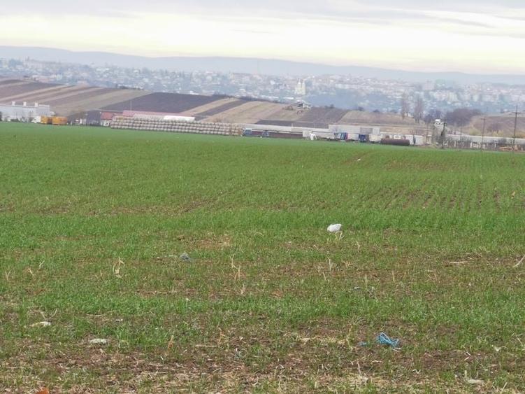 Teren agricol intravilan în Periferie