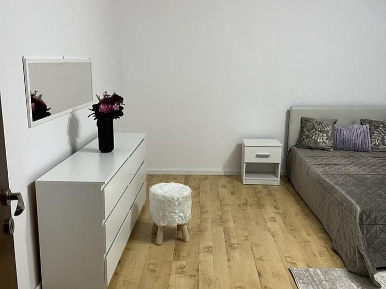 Apartament cu 2 camere decomandat, mobilat în Decebal