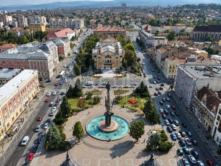 Apartament cu 4 camere semidecomandat, mobilat în Ultracentral